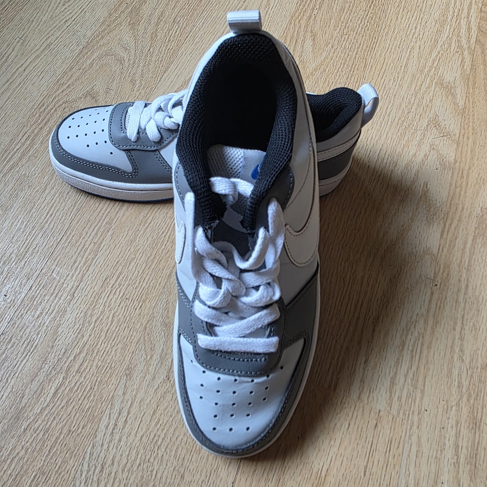 Nike White and Gray Boy's Youth Sneakers